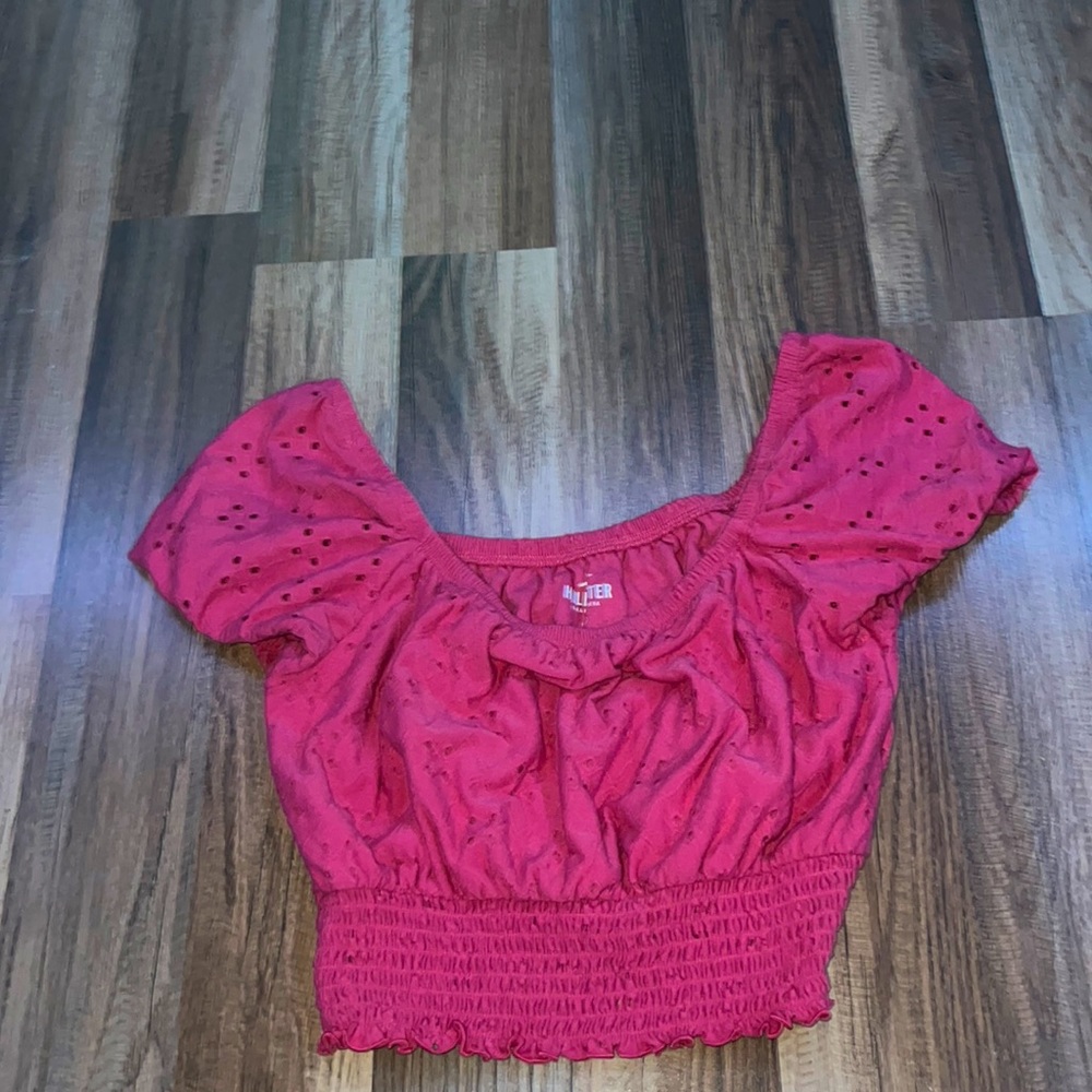Pink cropped shirt!